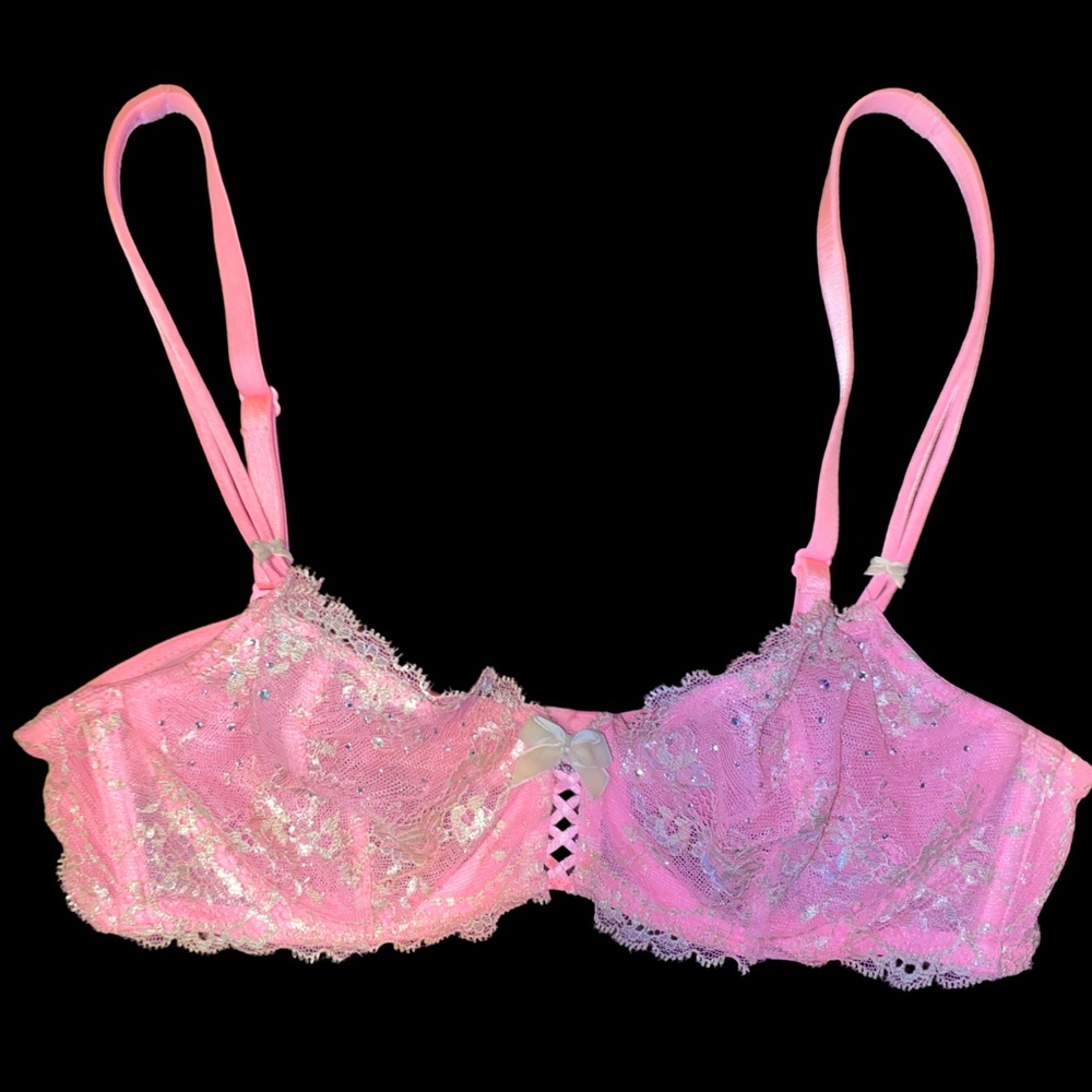 Victoria’s Secret Sparkly Pink Lace Trim Pink Bra